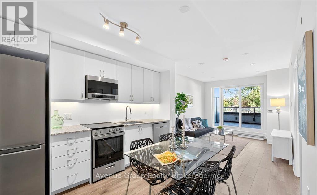 211 - 700 Sheppard Avenue W, Toronto, Ontario  M3H 0G5 - Photo 4 - C12744786