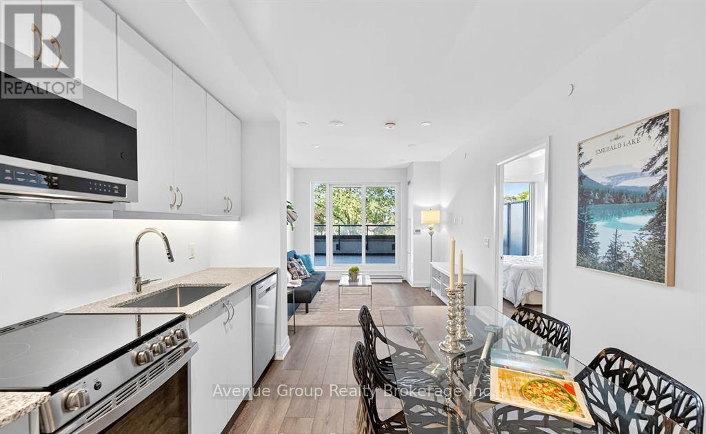 211 - 700 Sheppard Avenue W, Toronto, Ontario  M3H 0G5 - Photo 5 - C12744786