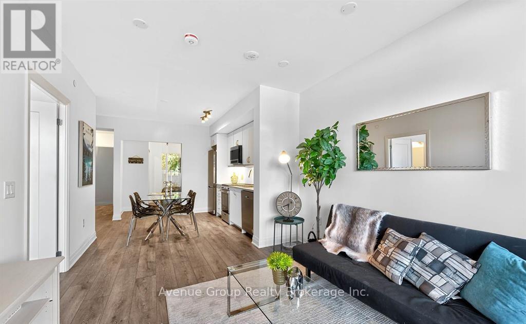 211 - 700 Sheppard Avenue W, Toronto, Ontario  M3H 0G5 - Photo 9 - C12744786