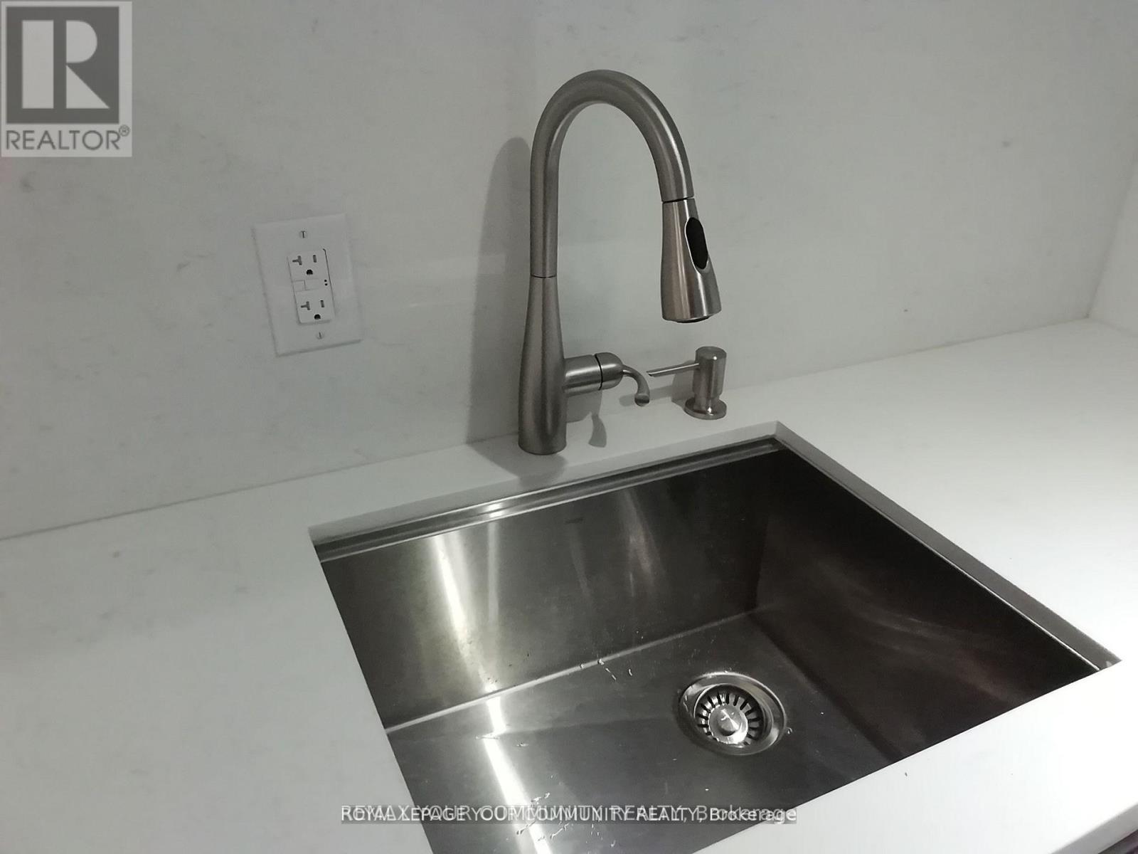 Bsmt - 761 Markham Street, Toronto, Ontario  M6G 2M4 - Photo 10 - C12744824