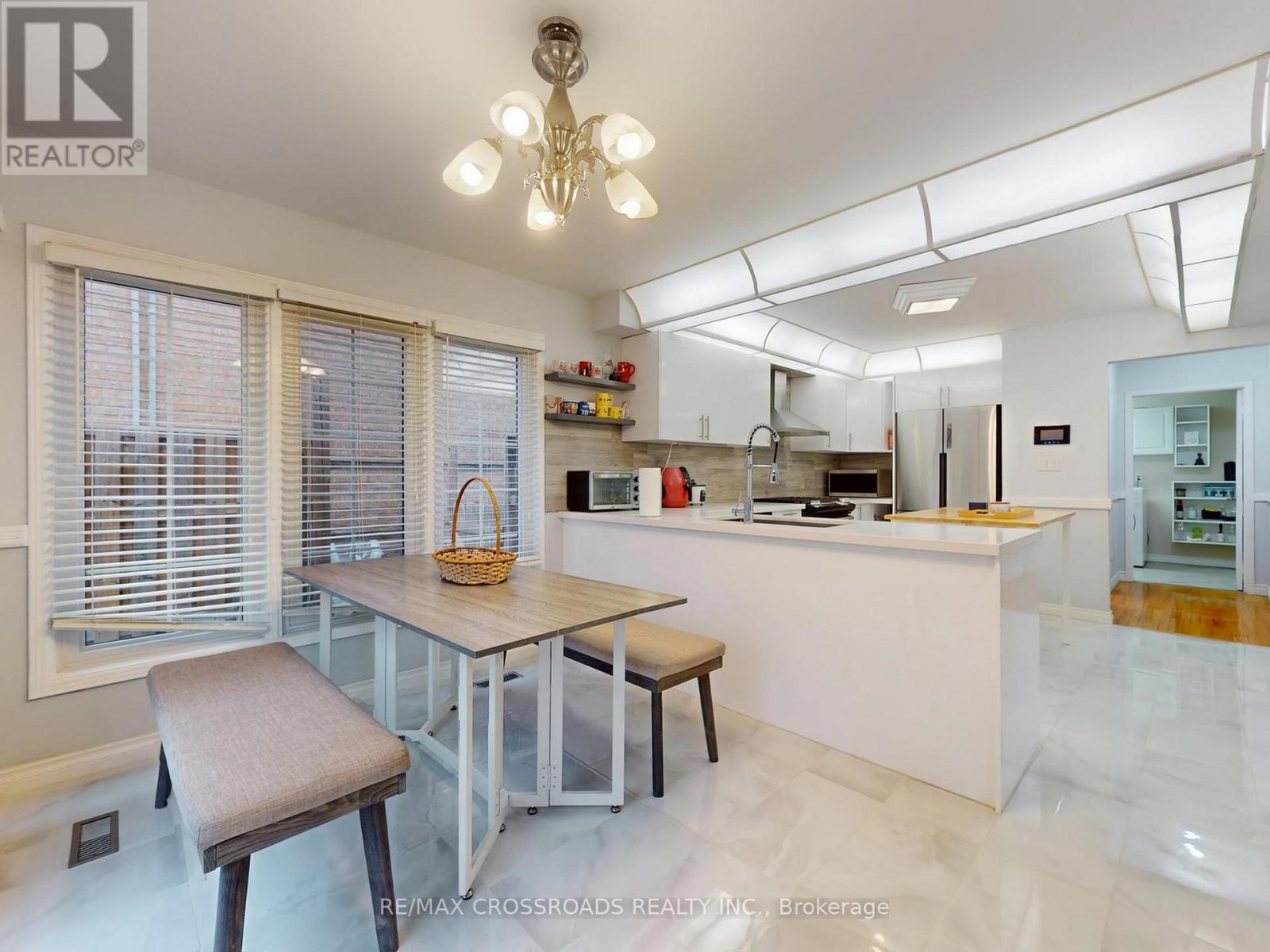 500 Lightfoot Place, Pickering, Ontario  L1V 5Z5 - Photo 12 - E12744768