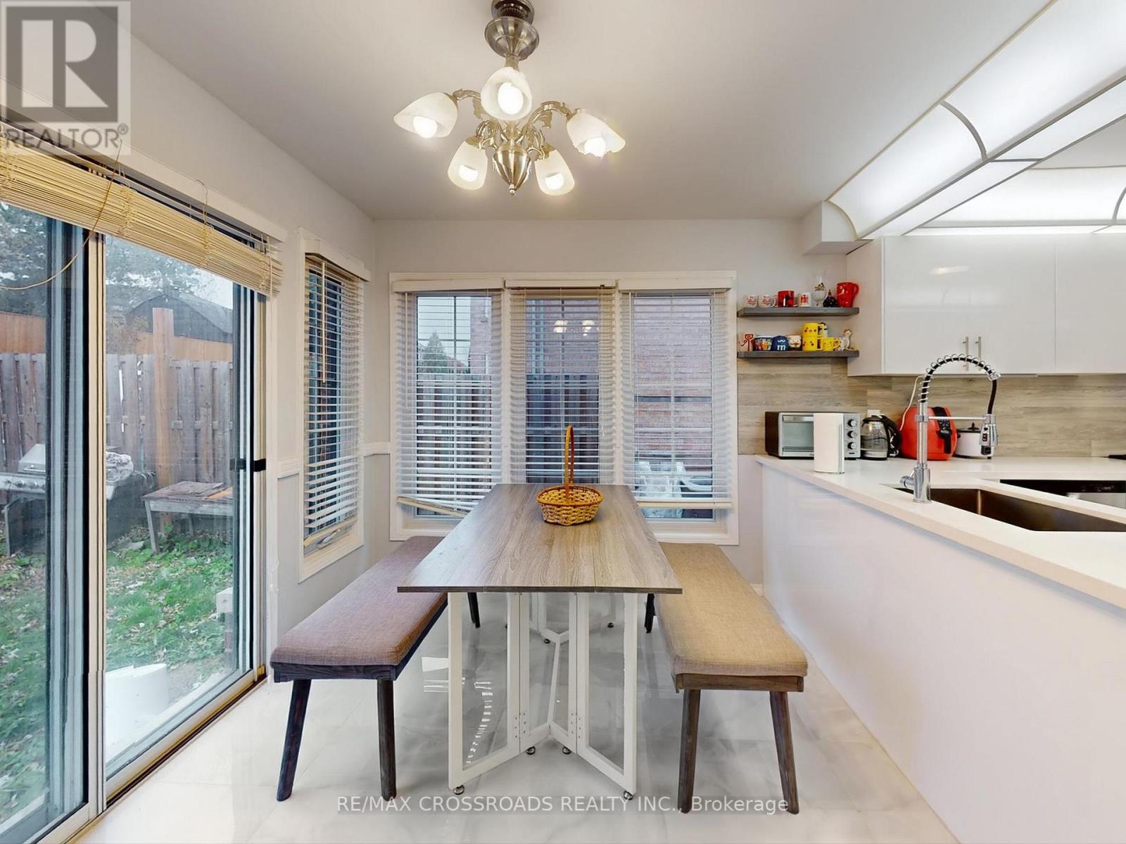 500 Lightfoot Place, Pickering, Ontario  L1V 5Z5 - Photo 13 - E12744768