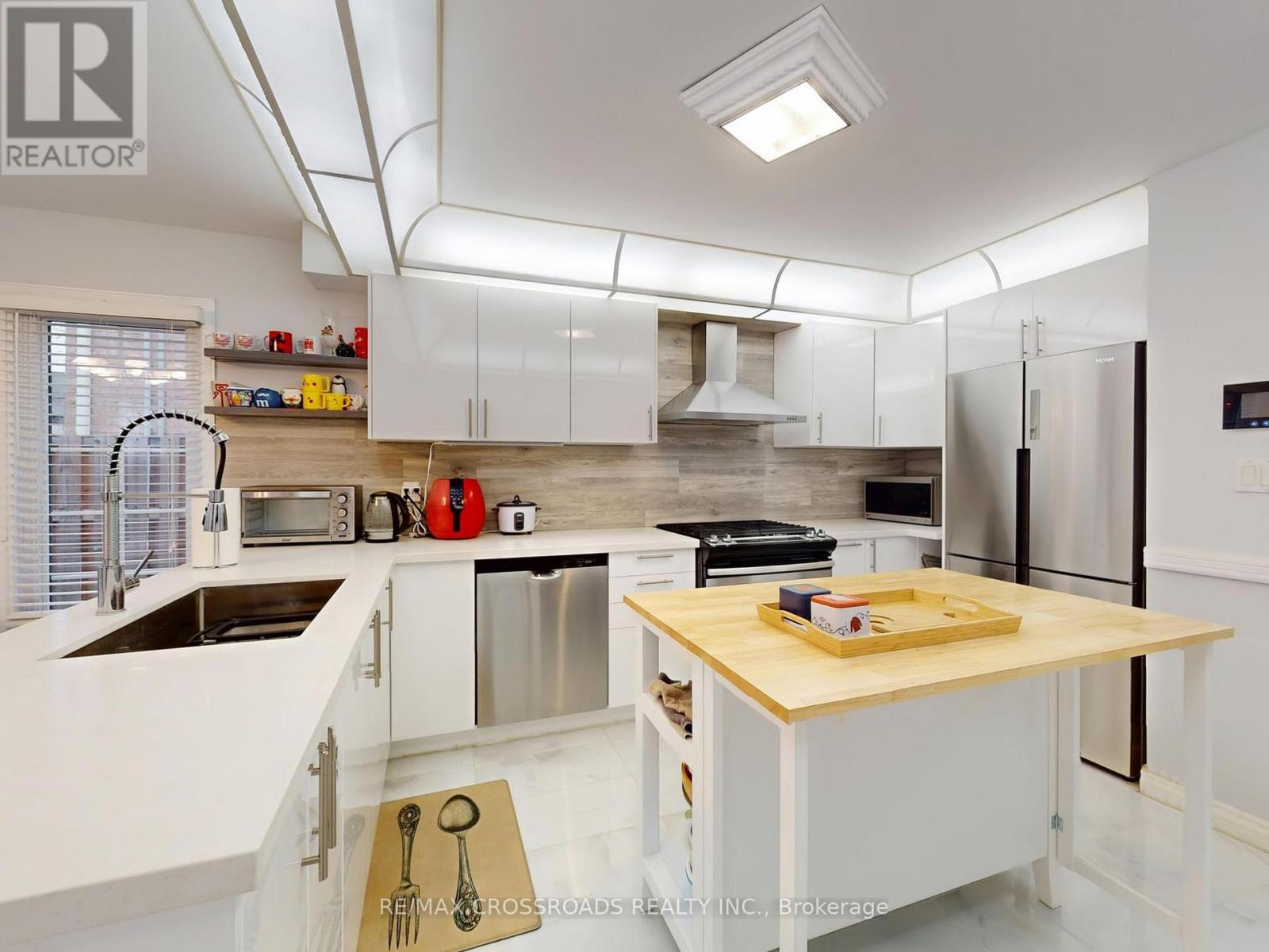 500 Lightfoot Place, Pickering, Ontario  L1V 5Z5 - Photo 14 - E12744768