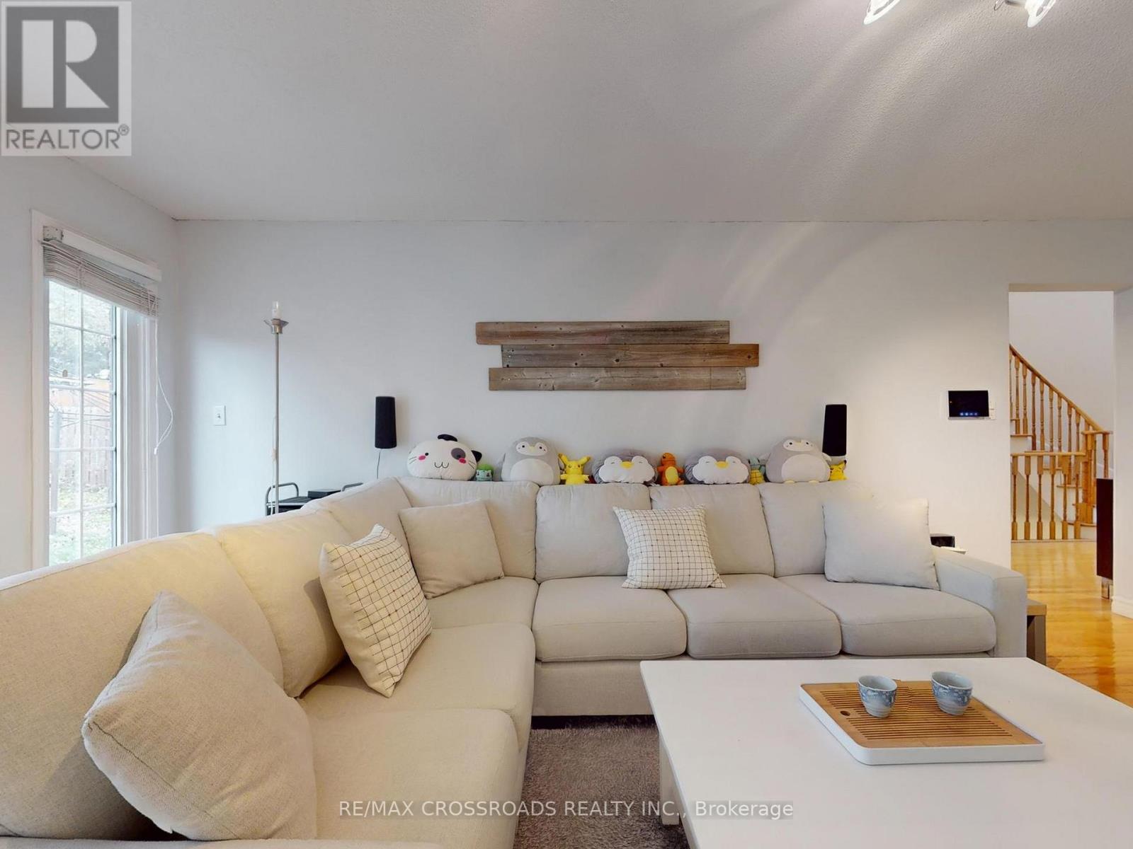 500 Lightfoot Place, Pickering, Ontario  L1V 5Z5 - Photo 6 - E12744768