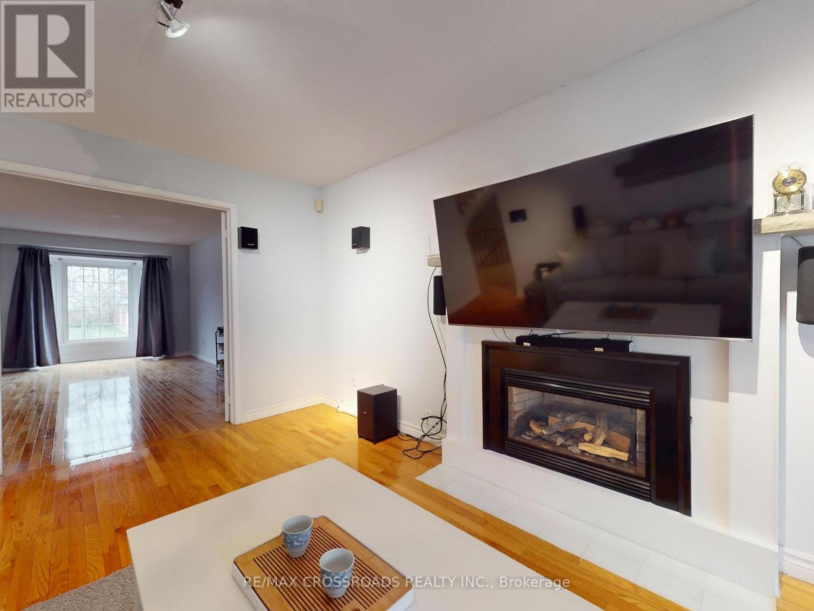 500 Lightfoot Place, Pickering, Ontario  L1V 5Z5 - Photo 7 - E12744768