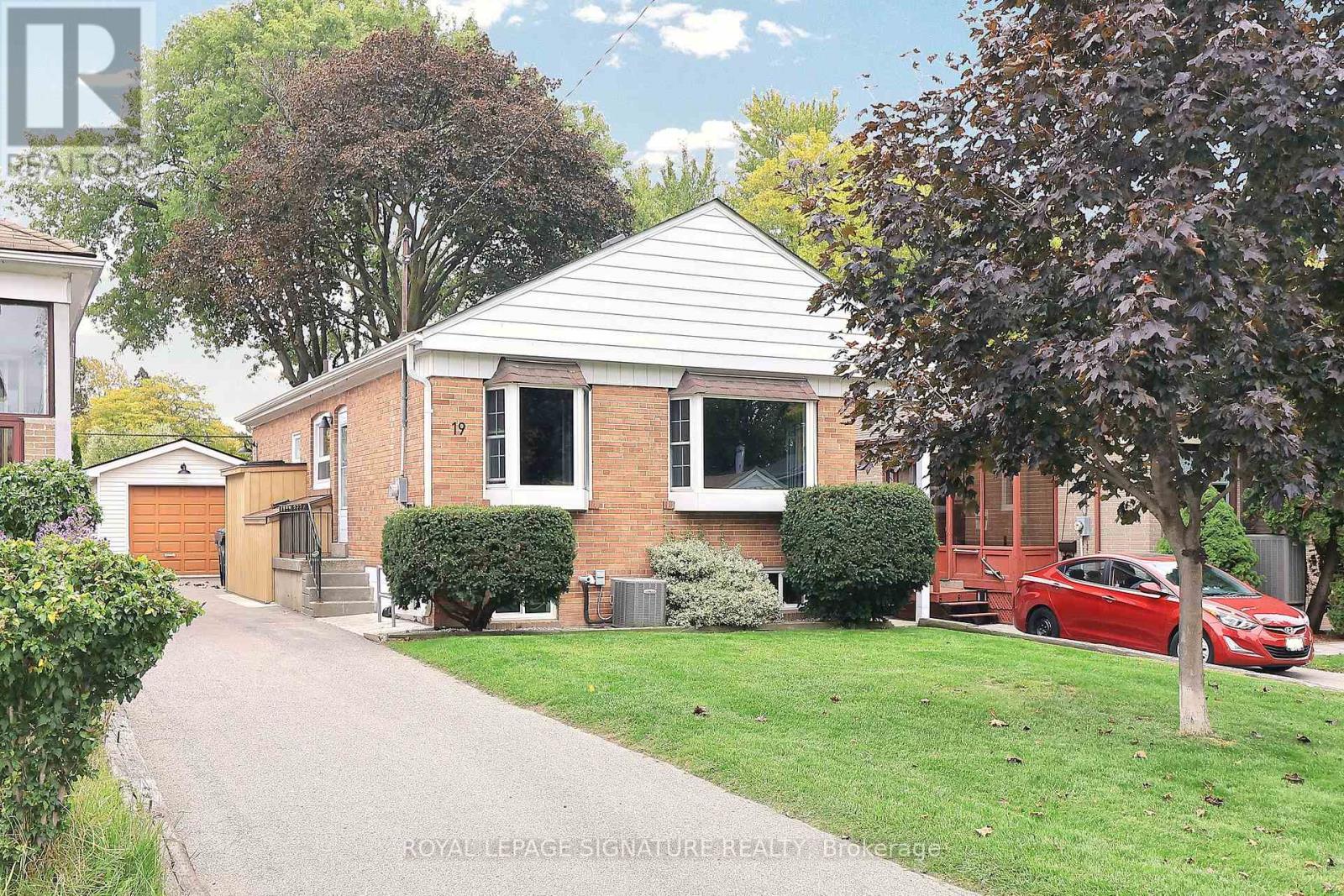 19 Wisteria Road, Toronto, Ontario  M1R 4X7 - Photo 4 - E12744784