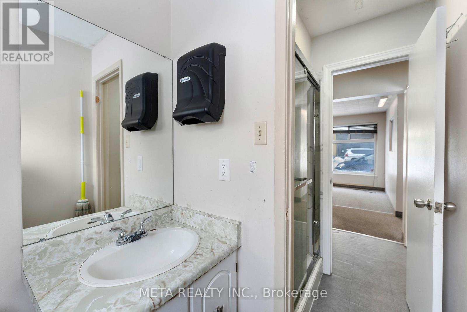 4 - 1641 VICTORIA PARK AVENUE, Toronto, Ontario