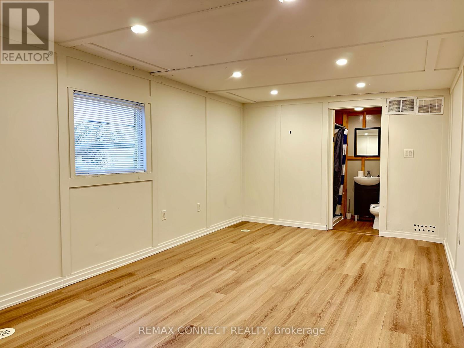 596 Eastern Avenue, Toronto, Ontario  M4M 0B9 - Photo 13 - E12744794