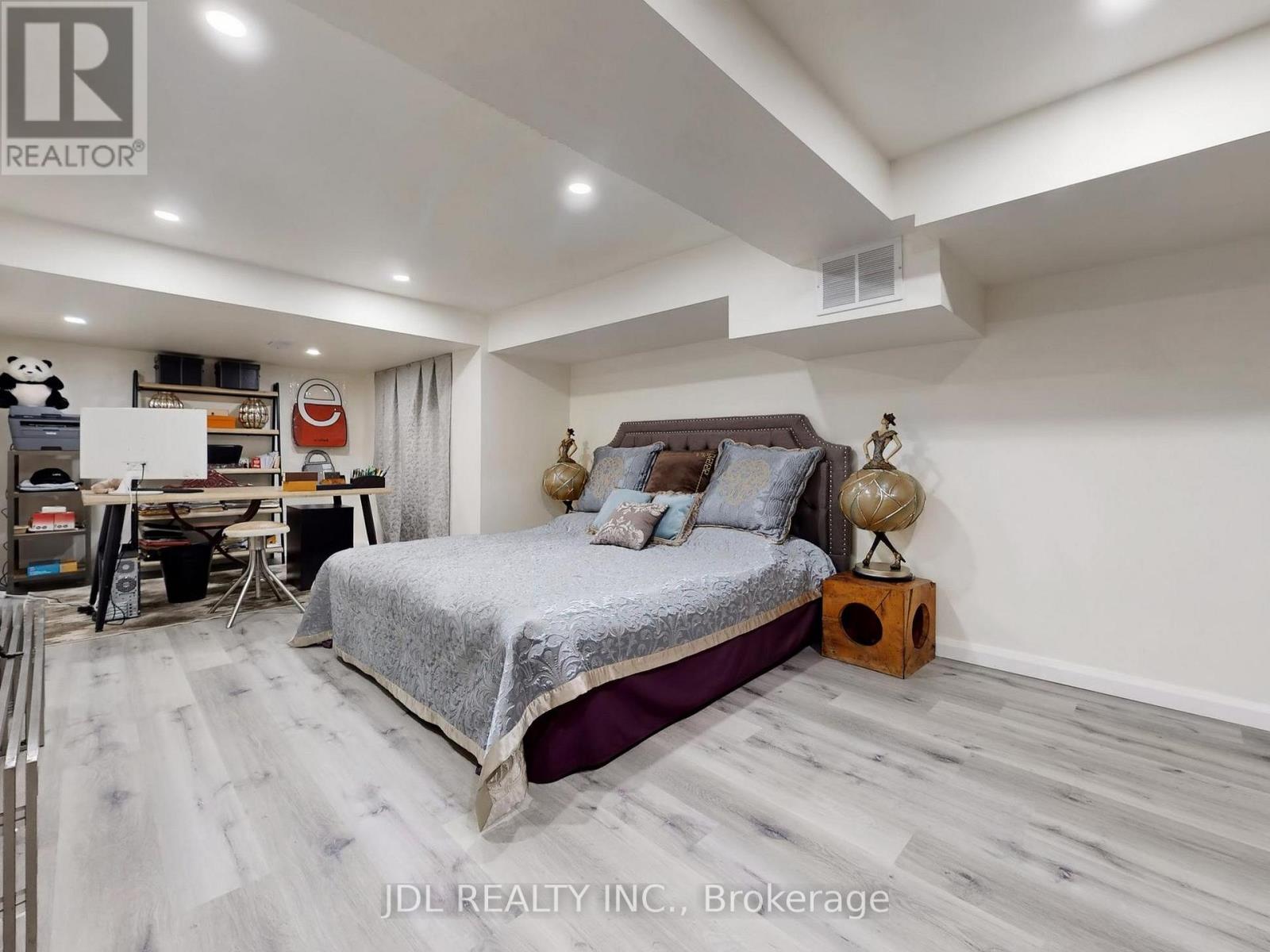 11 Hedge Road, Georgina, Ontario  L0E 1R0 - Photo 28 - N12744758