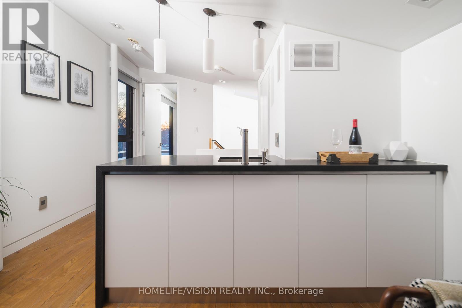 4 Astley Avenue, Toronto, Ontario  M4W 3B4 - Photo 25 - C12744064