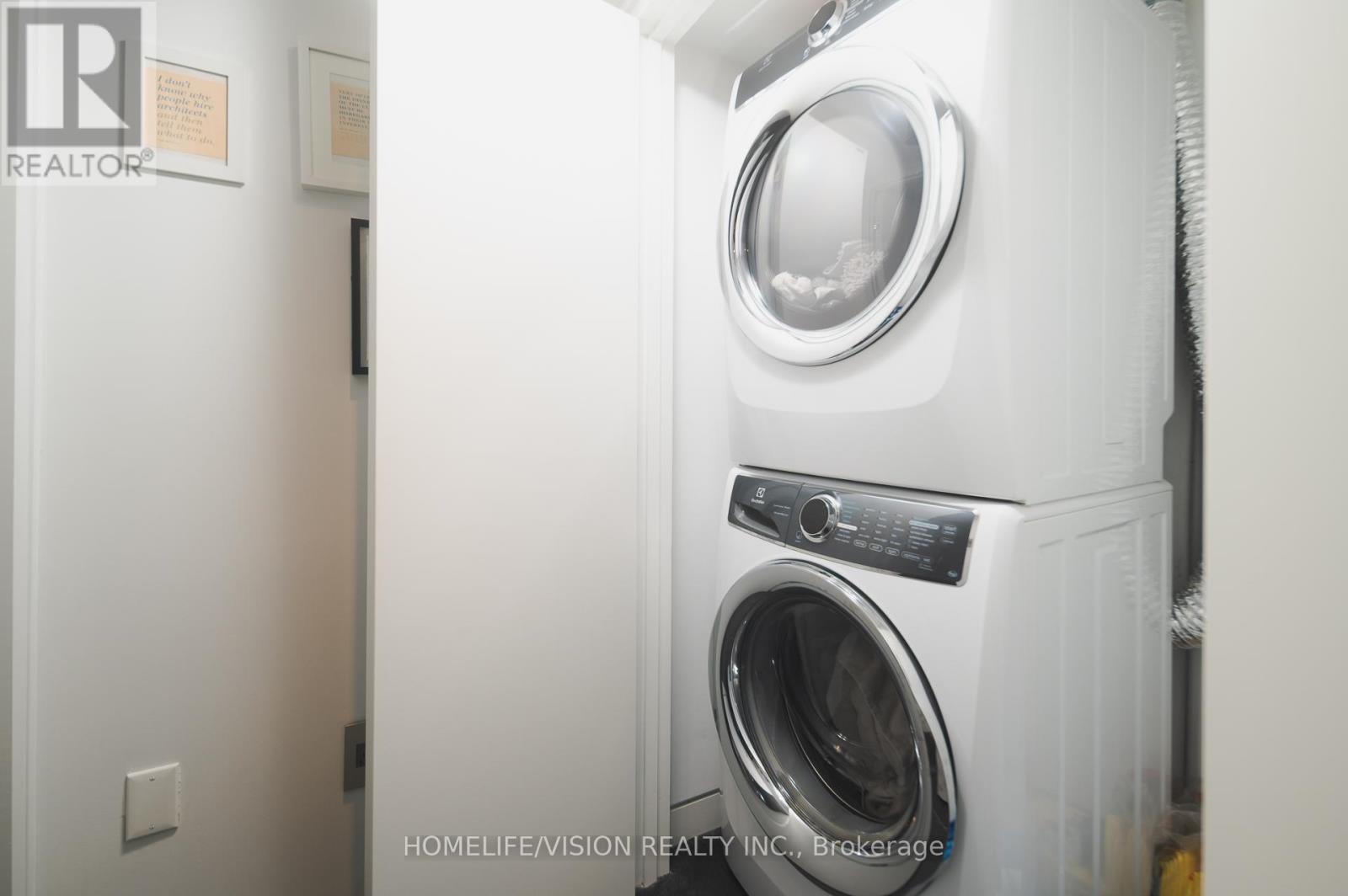 4 Astley Avenue, Toronto, Ontario  M4W 3B4 - Photo 32 - C12744064