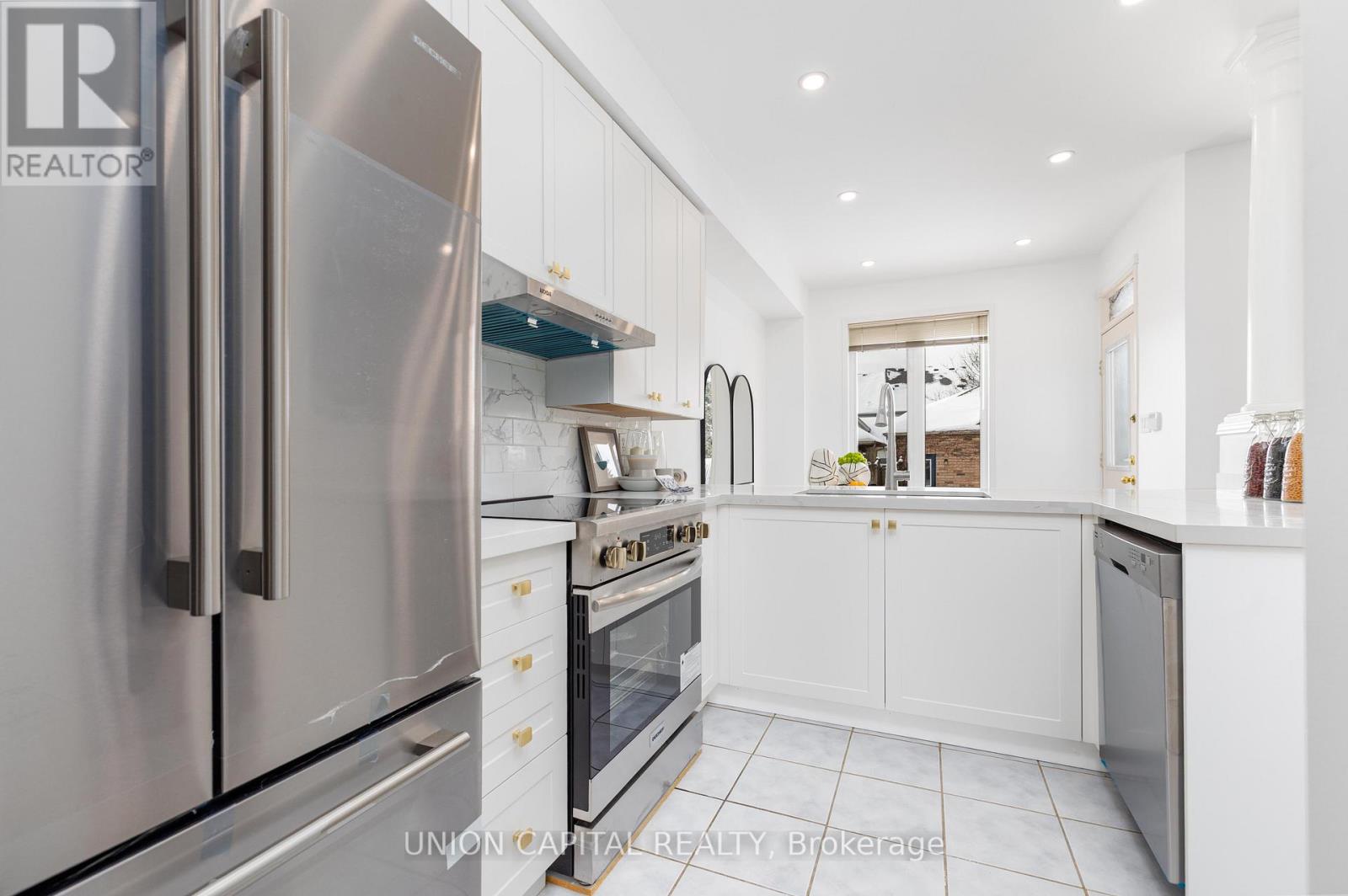 29 Queen's Plate Drive, Markham, Ontario  L6C 2A9 - Photo 18 - N12741204