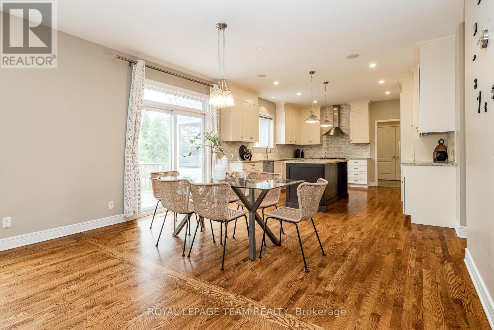 10 Beechgrove Gardens, Ottawa, Ontario  K2S 1W5 - Photo 10 - X12341642