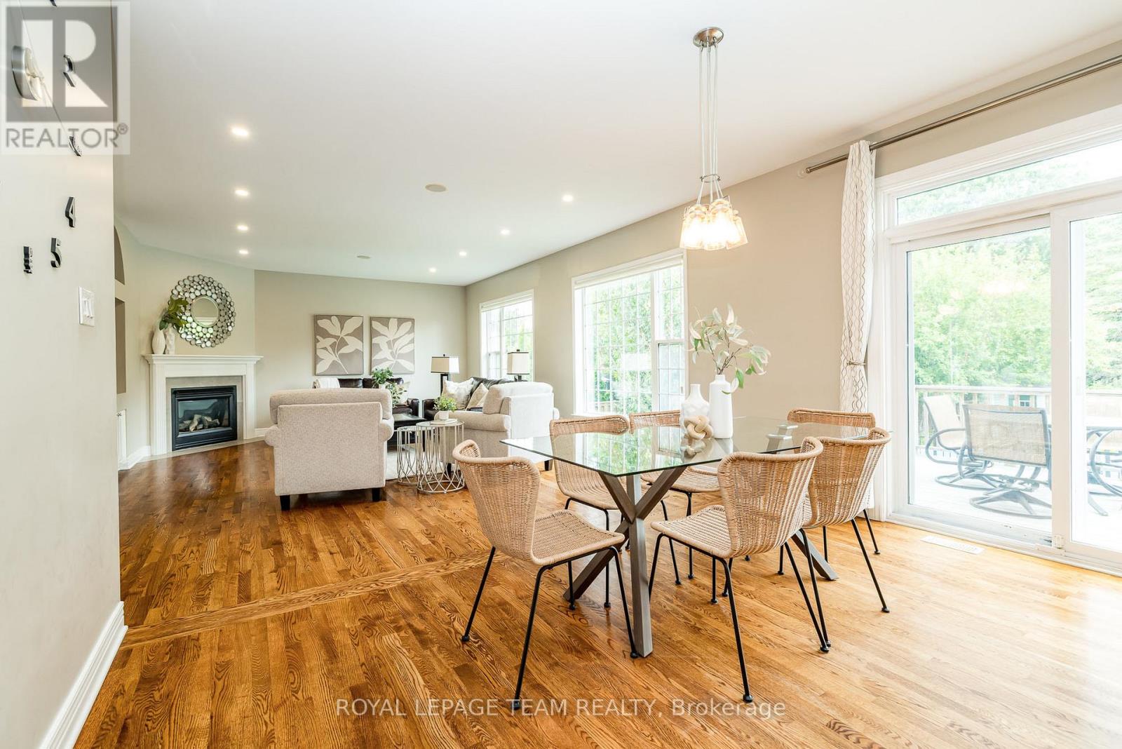 10 Beechgrove Gardens, Ottawa, Ontario  K2S 1W5 - Photo 16 - X12341642