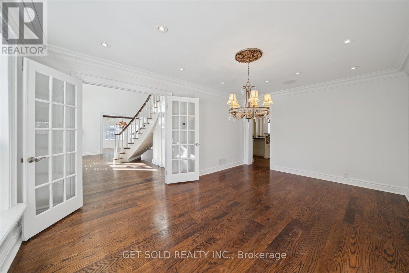 1701 Birchwood Drive, Mississauga, Ontario  L5J 1T7 - Photo 11 - W12744776