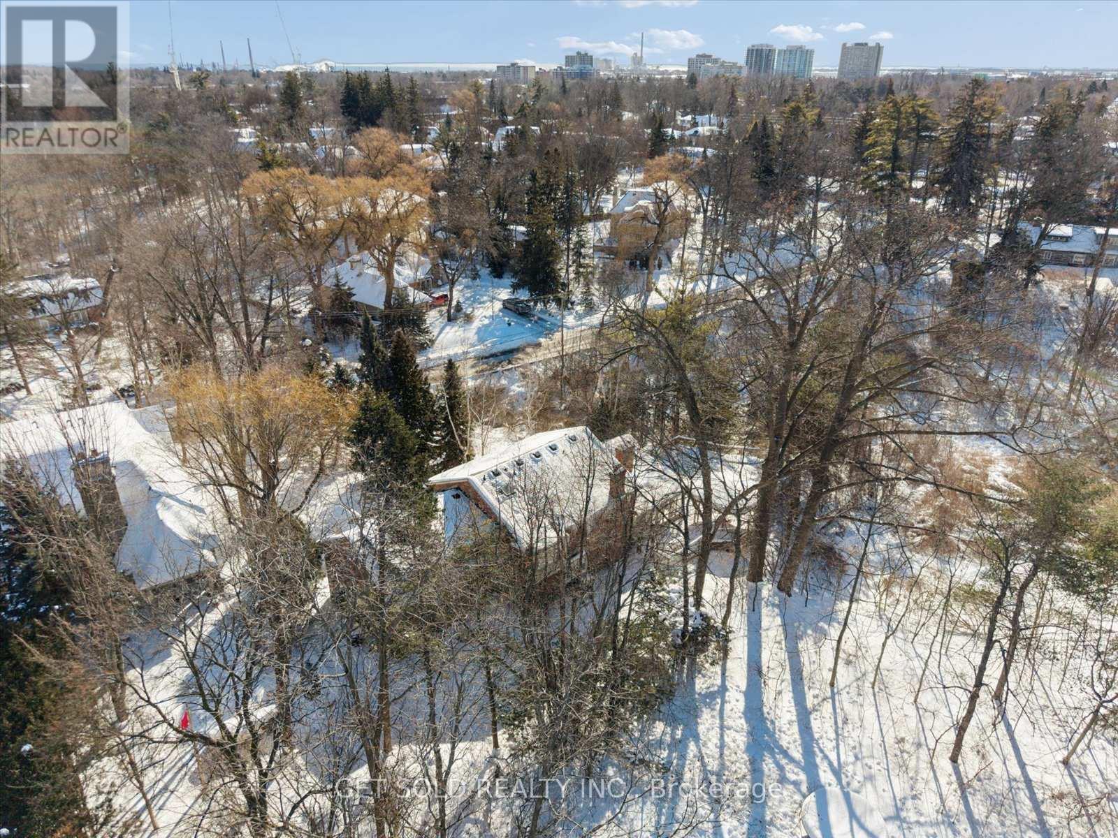 1701 Birchwood Drive, Mississauga, Ontario  L5J 1T7 - Photo 3 - W12744776