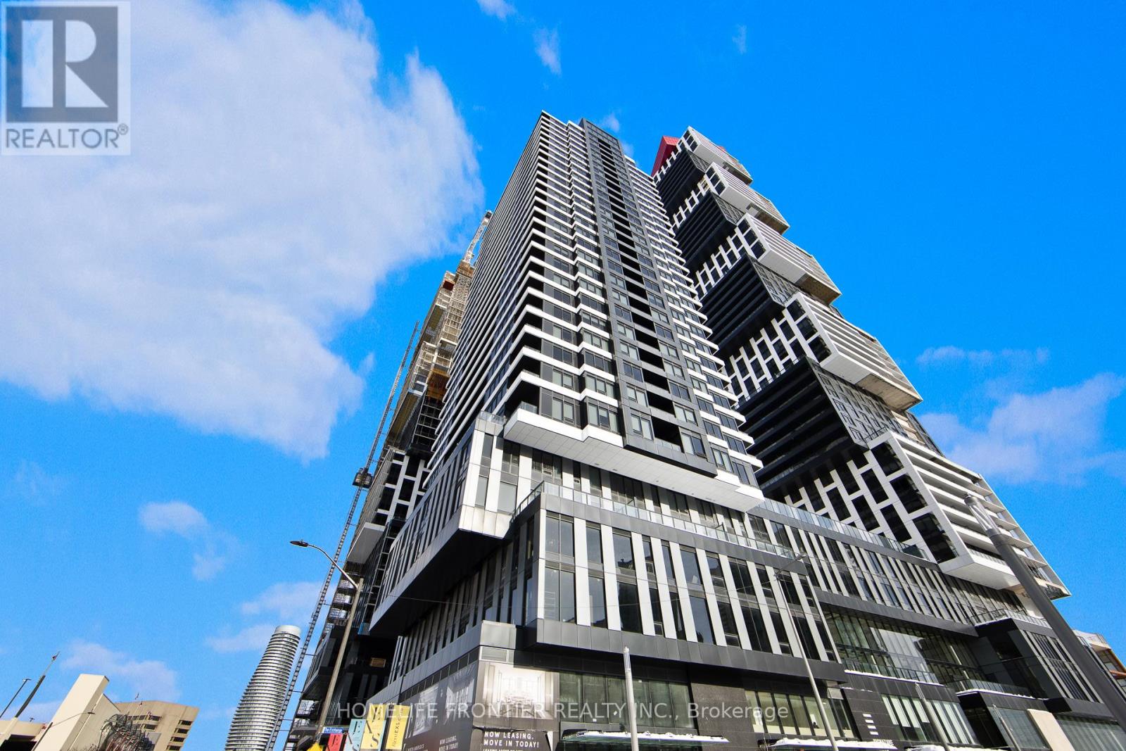 1005 - 4015 The Exchange Street, Mississauga, Ontario  L5B 0N9 - Photo 2 - W12744812