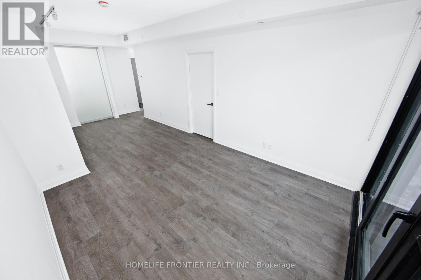 1005 - 4015 The Exchange Street, Mississauga, Ontario  L5B 0N9 - Photo 6 - W12744812