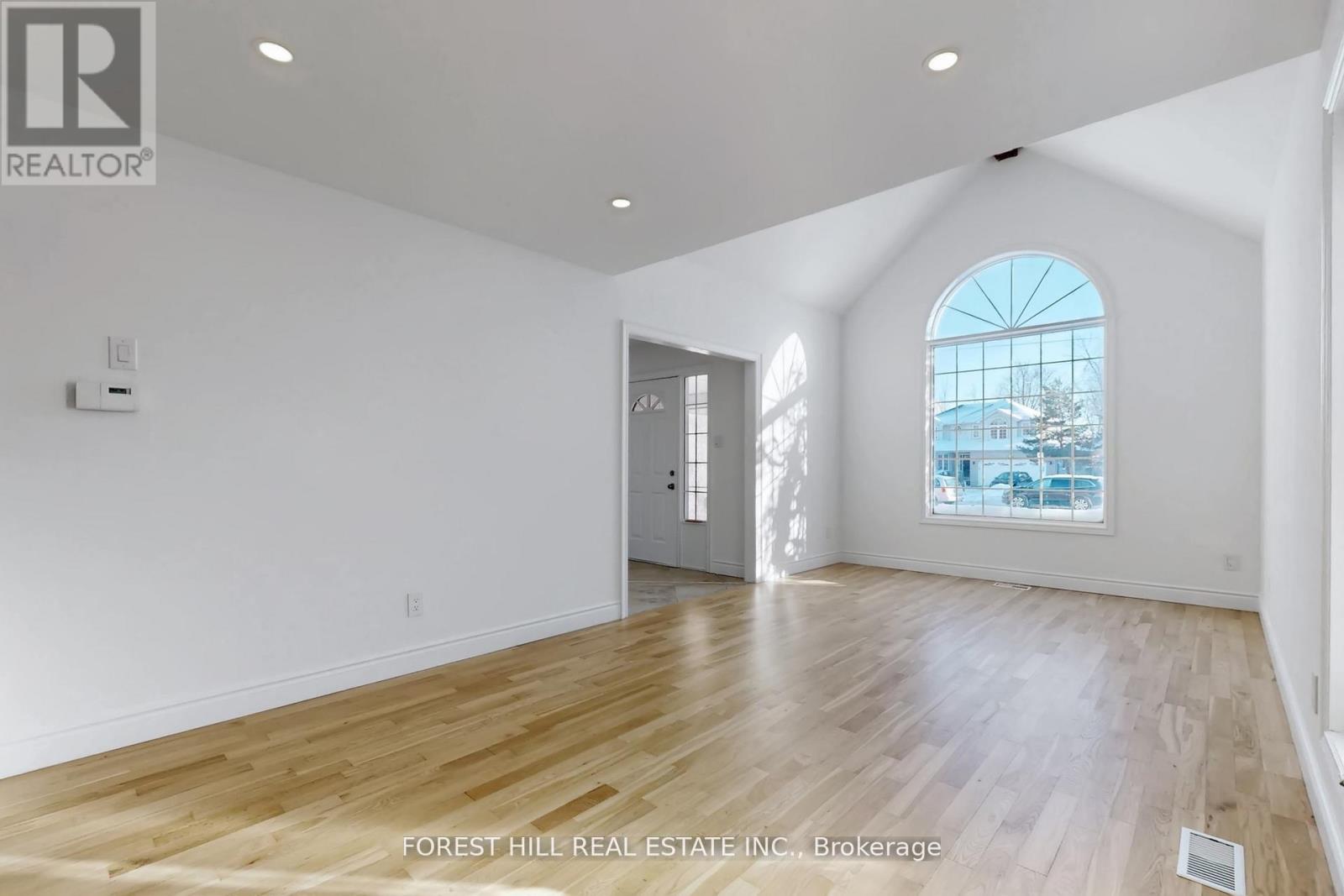 683 Willow Road, Guelph, Ontario  N1H 8K2 - Photo 4 - X12744750