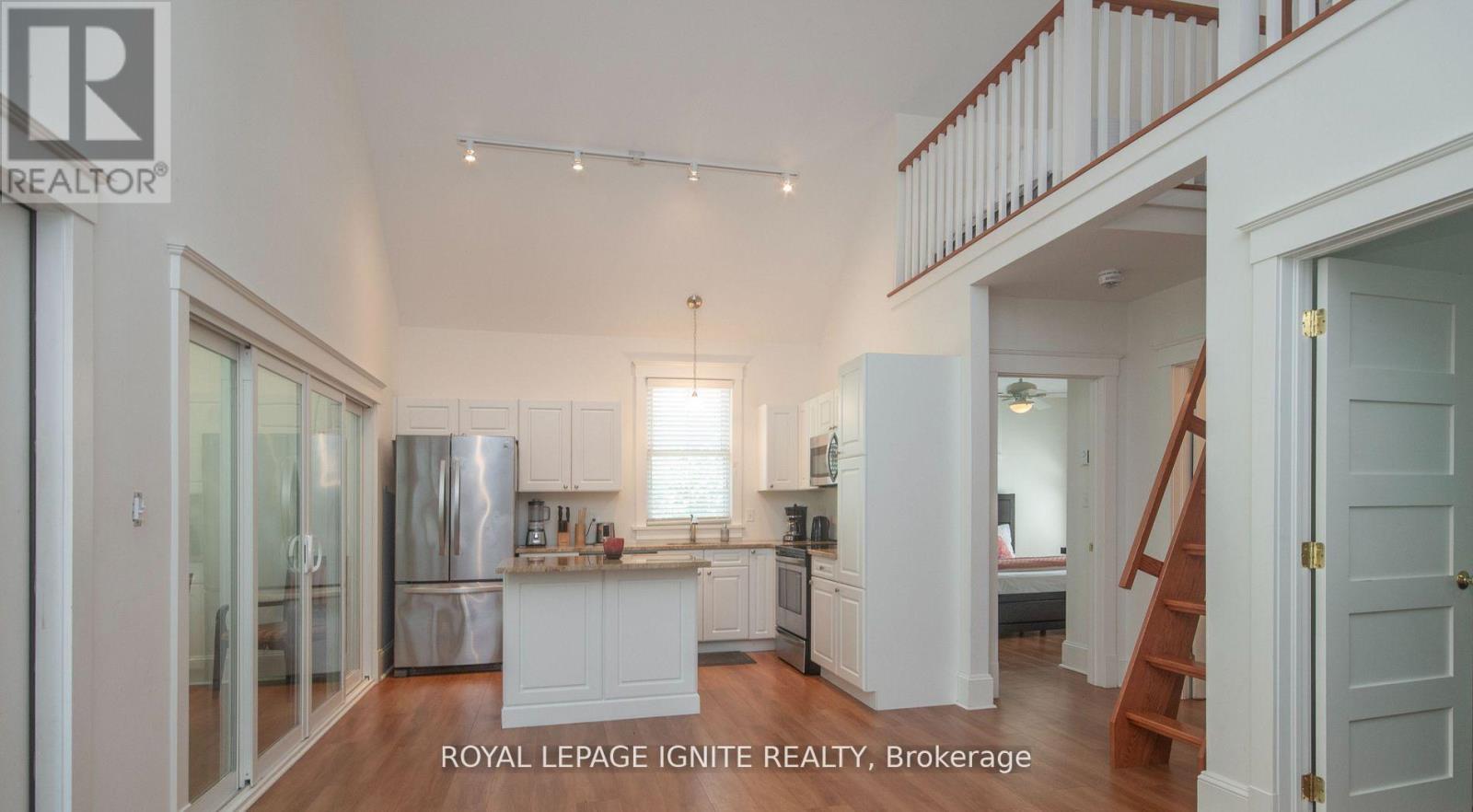 208 - 19 Summer Village Lane, Prince Edward County, Ontario  K0K 1P0 - Photo 39 - X12744814