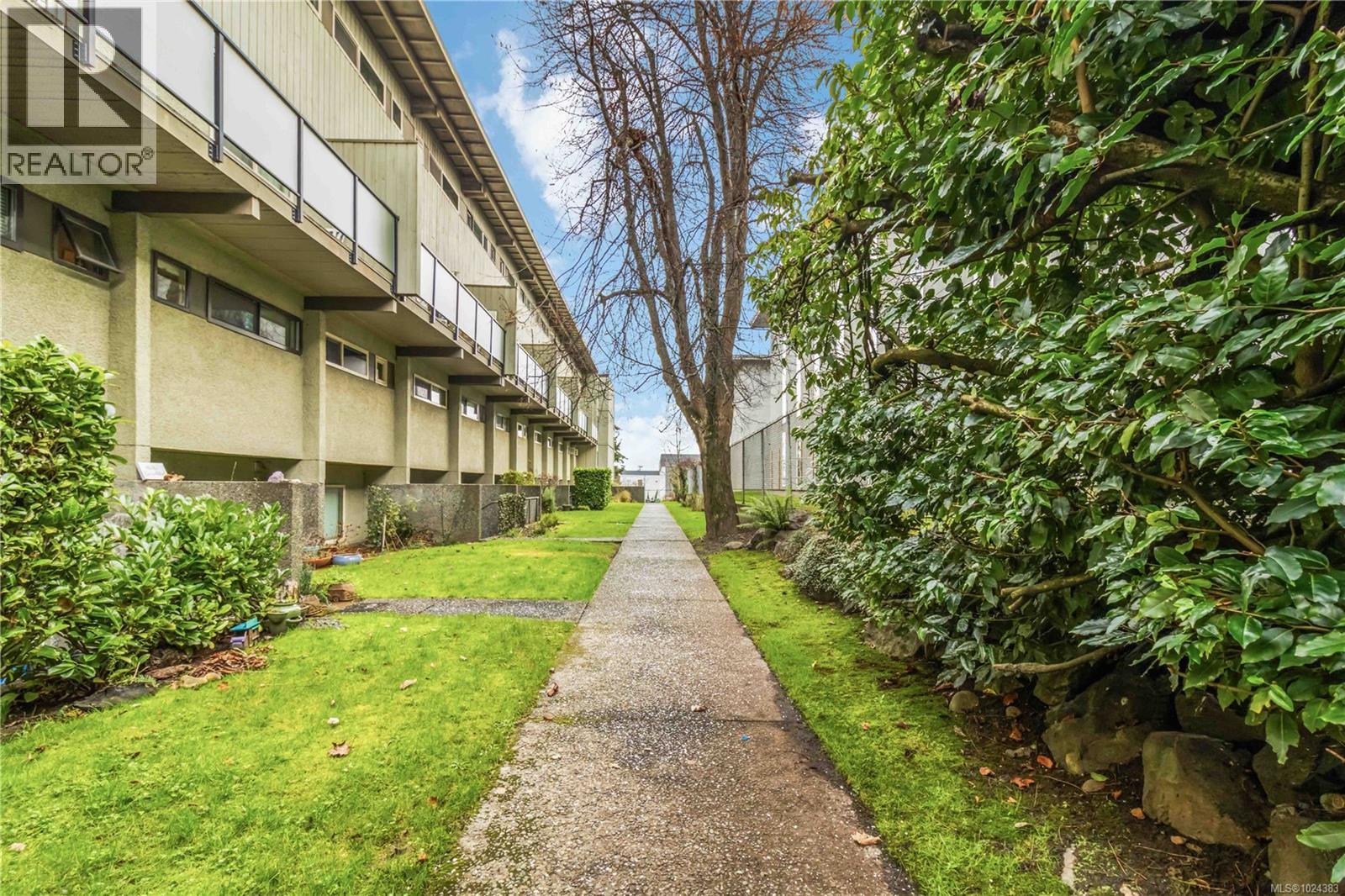 16 477 Lampson St, Esquimalt, British Columbia  V9A 5Z4 - Photo 28 - 1024383