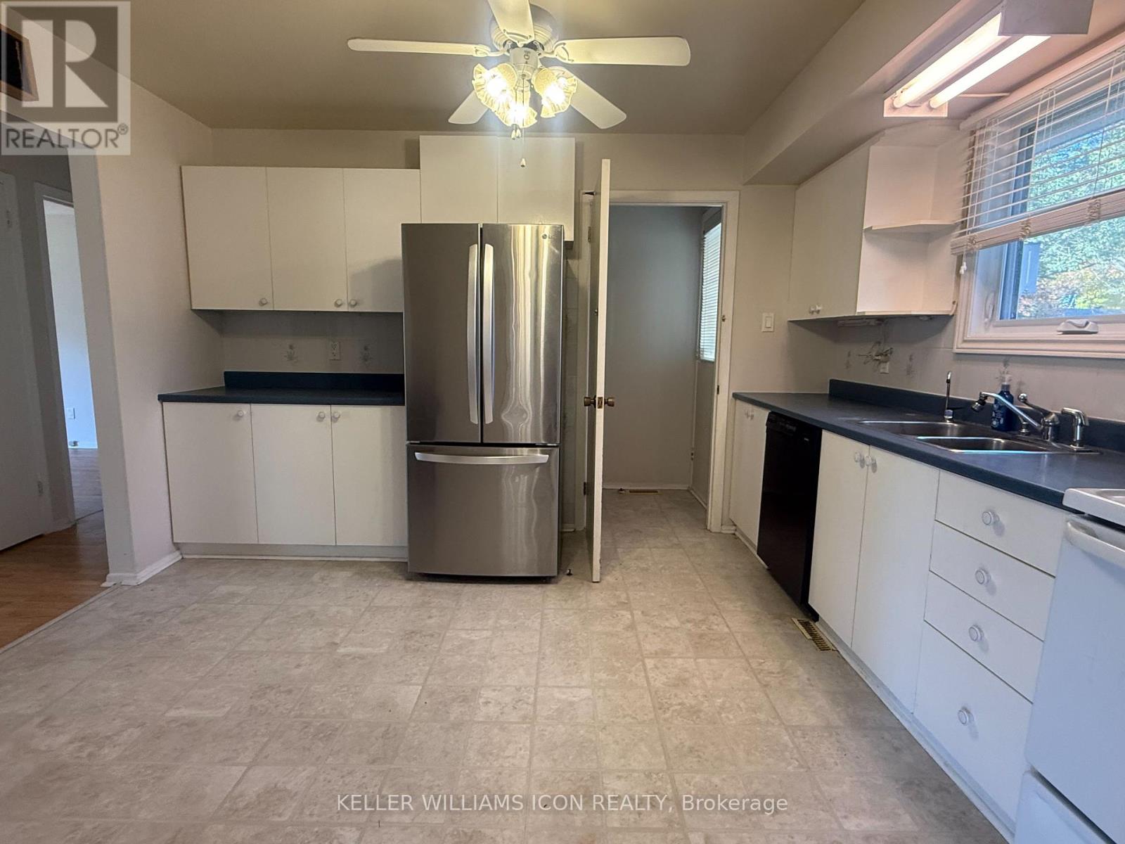 2098 Fillmore Crescent, Ottawa, Ontario  K1J 6A6 - Photo 6 - X12744836