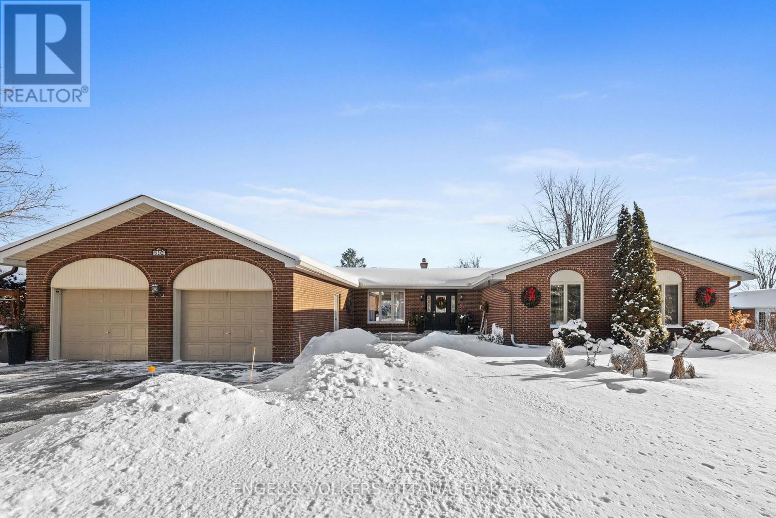 1304 Fairway Drive, Ottawa, Ontario  K4M 1B3 - Photo 1 - X12744858