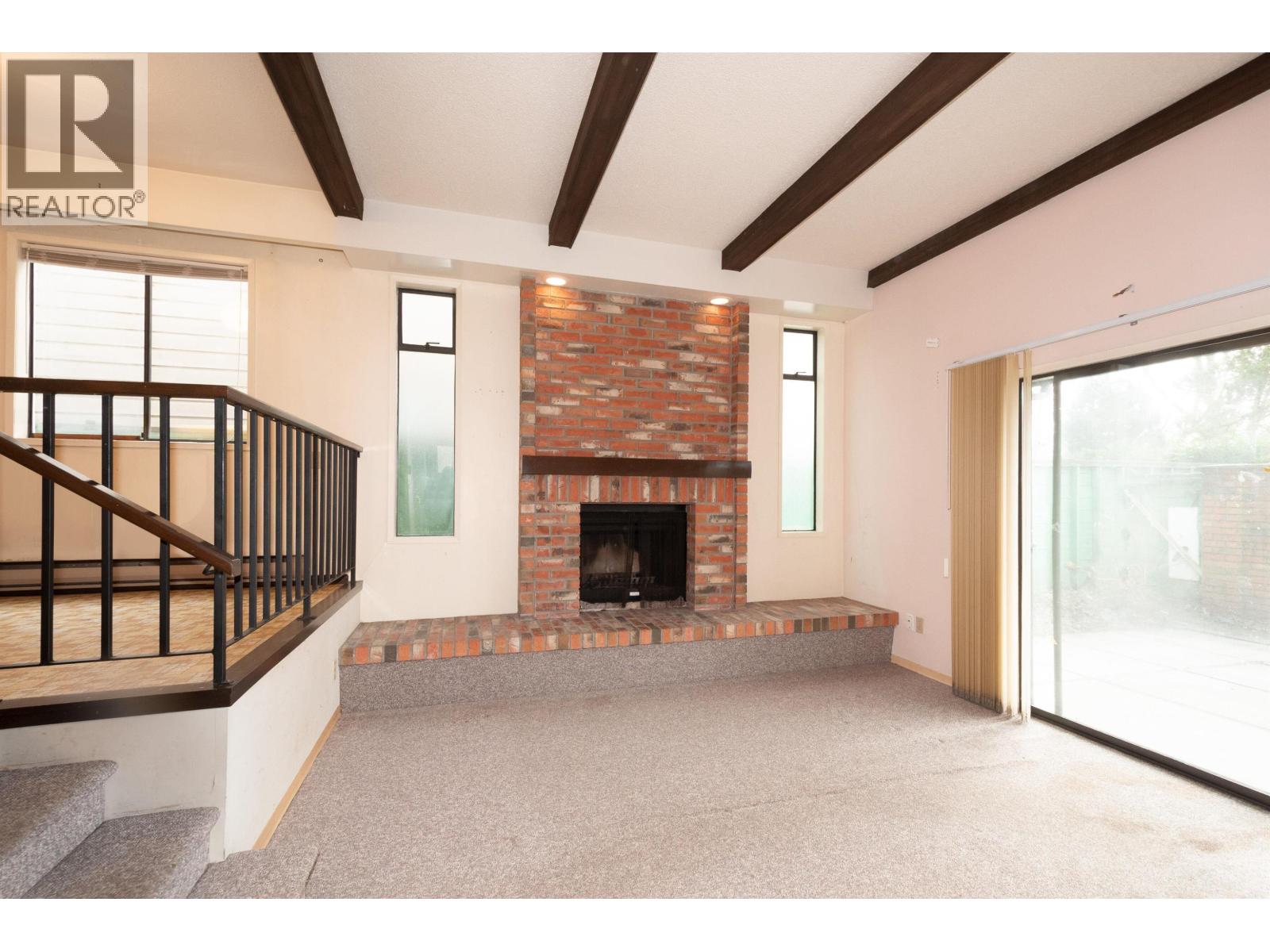 Listing Picture 13 of 40 : 3812 W 24TH AVENUE, Vancouver / 溫哥華 - 魯藝地產 Yvonne Lu Group - MLS Medallion Club Member