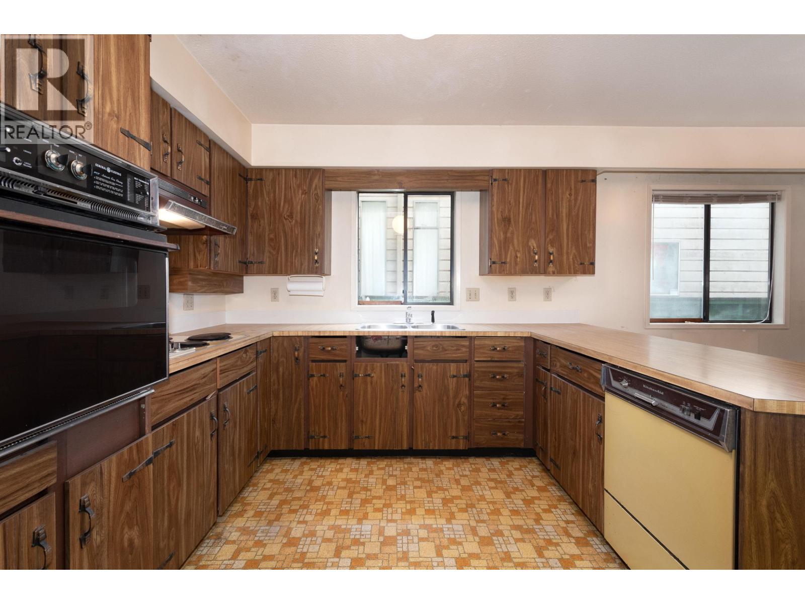 Listing Picture 8 of 40 : 3812 W 24TH AVENUE, Vancouver / 溫哥華 - 魯藝地產 Yvonne Lu Group - MLS Medallion Club Member