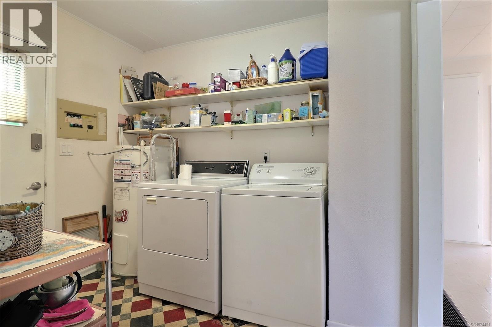 692 5th St, Courtenay, British Columbia  V9N 1K4 - Photo 10 - 1024481