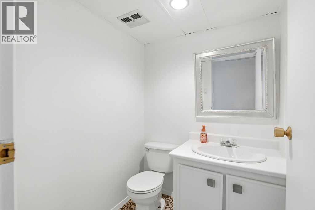 3449 Lane Crescent Sw, Calgary, Alberta  T3R 5X3 - Photo 43 - A2276580