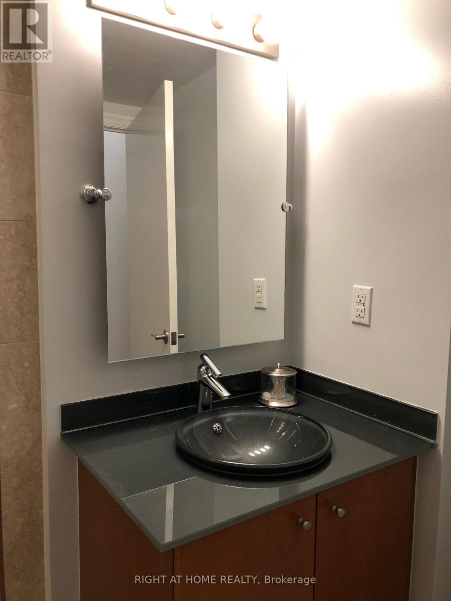 Ph207 - 8 Scollard Street, Toronto, Ontario  M5R 1M2 - Photo 16 - C12744832