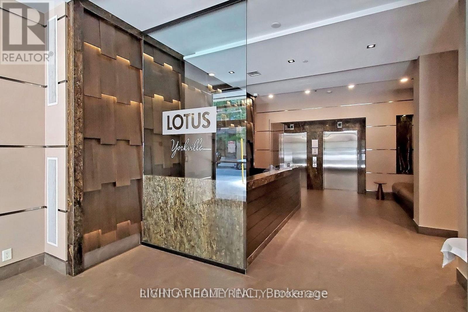 Ph207 - 8 Scollard Street, Toronto, Ontario  M5R 1M2 - Photo 2 - C12744832