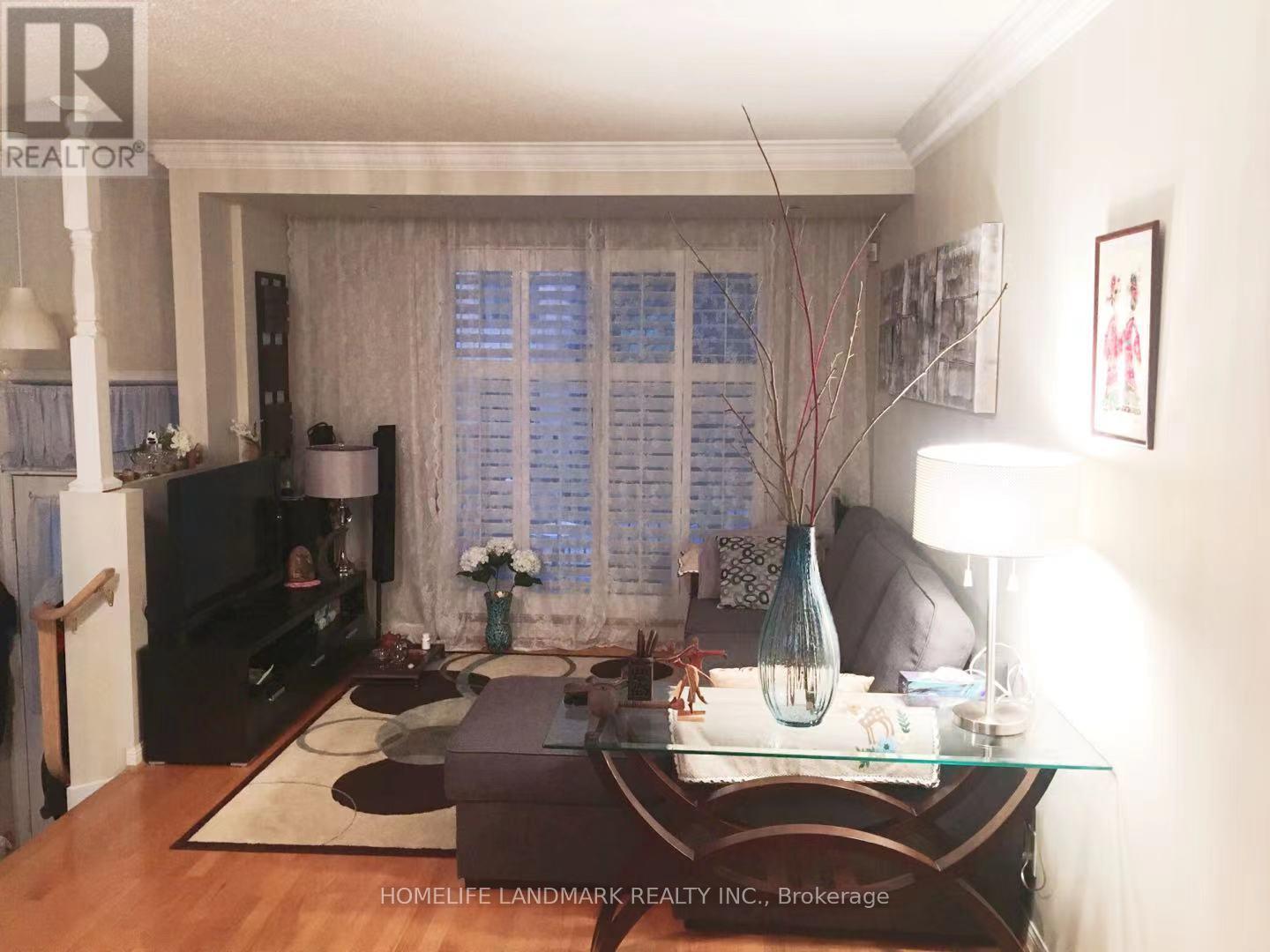 1002 - 28 Sommerset Way, Toronto, Ontario  M2N 6W7 - Photo 2 - C12646338