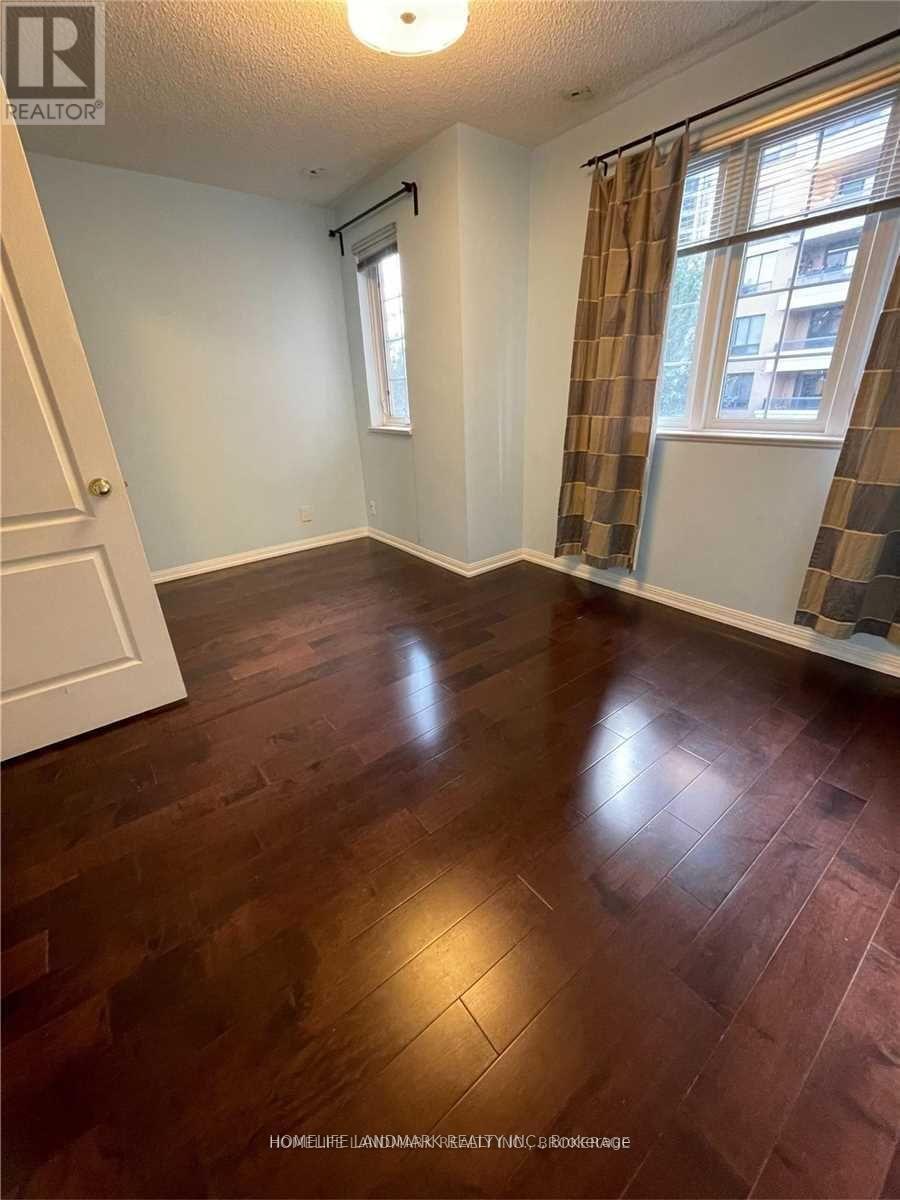 1002 - 28 Sommerset Way, Toronto, Ontario  M2N 6W7 - Photo 7 - C12646338