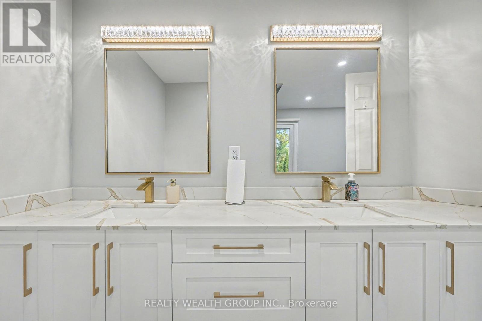 32 Colton Crescent S, Vaughan, Ontario  L4L 3L7 - Photo 27 - N12744844