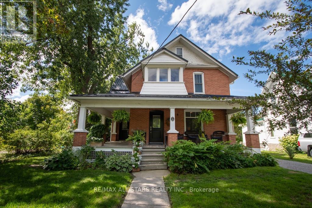 25 Louisa Street, Kawartha Lakes, Ontario  K0M 1N0 - Photo 2 - X12403183