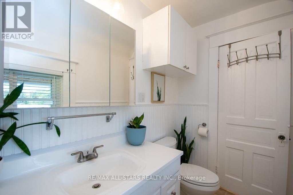 25 Louisa Street, Kawartha Lakes, Ontario  K0M 1N0 - Photo 27 - X12403183