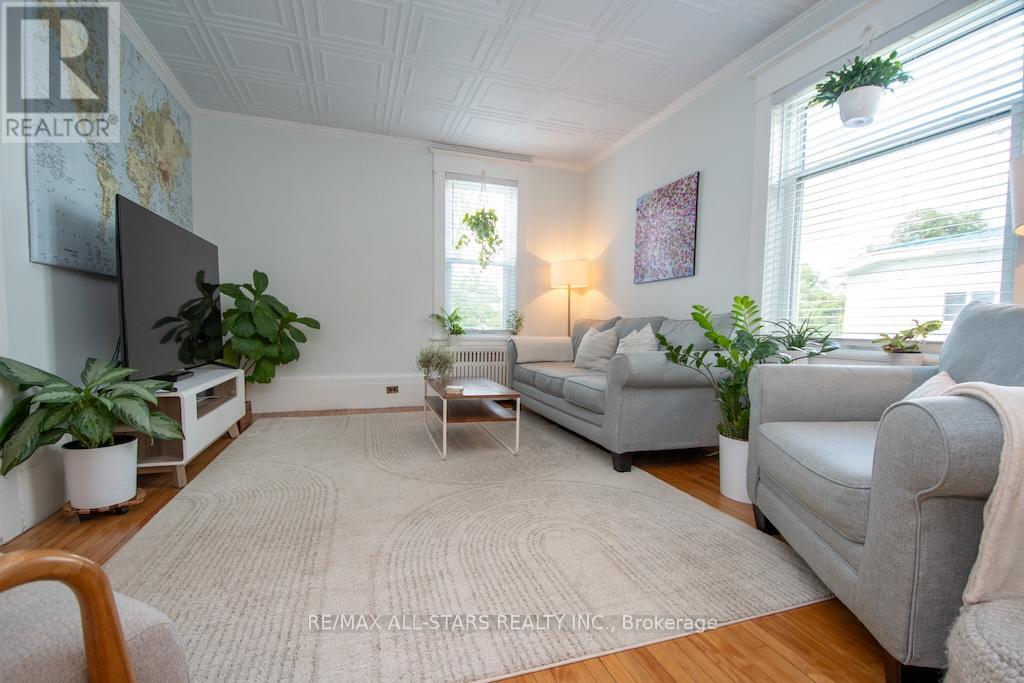 25 Louisa Street, Kawartha Lakes, Ontario  K0M 1N0 - Photo 6 - X12403183