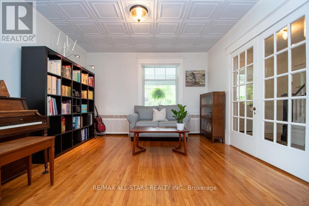 25 Louisa Street, Kawartha Lakes, Ontario  K0M 1N0 - Photo 9 - X12403183