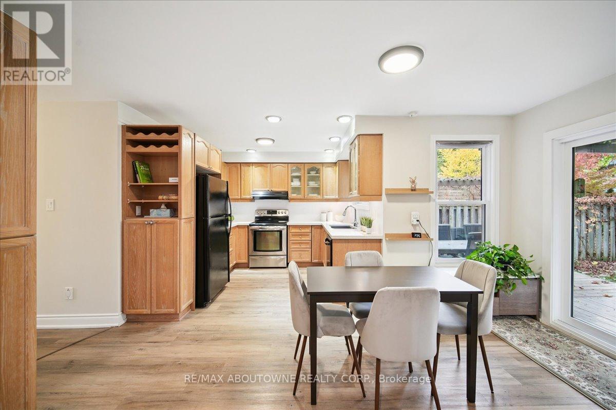 87 River Oaks Boulevard W, Oakville, Ontario  L6H 3N4 - Photo 10 - W12744828