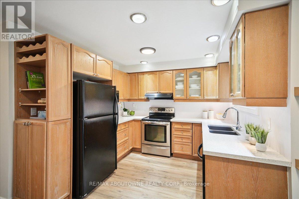 87 River Oaks Boulevard W, Oakville, Ontario  L6H 3N4 - Photo 13 - W12744828