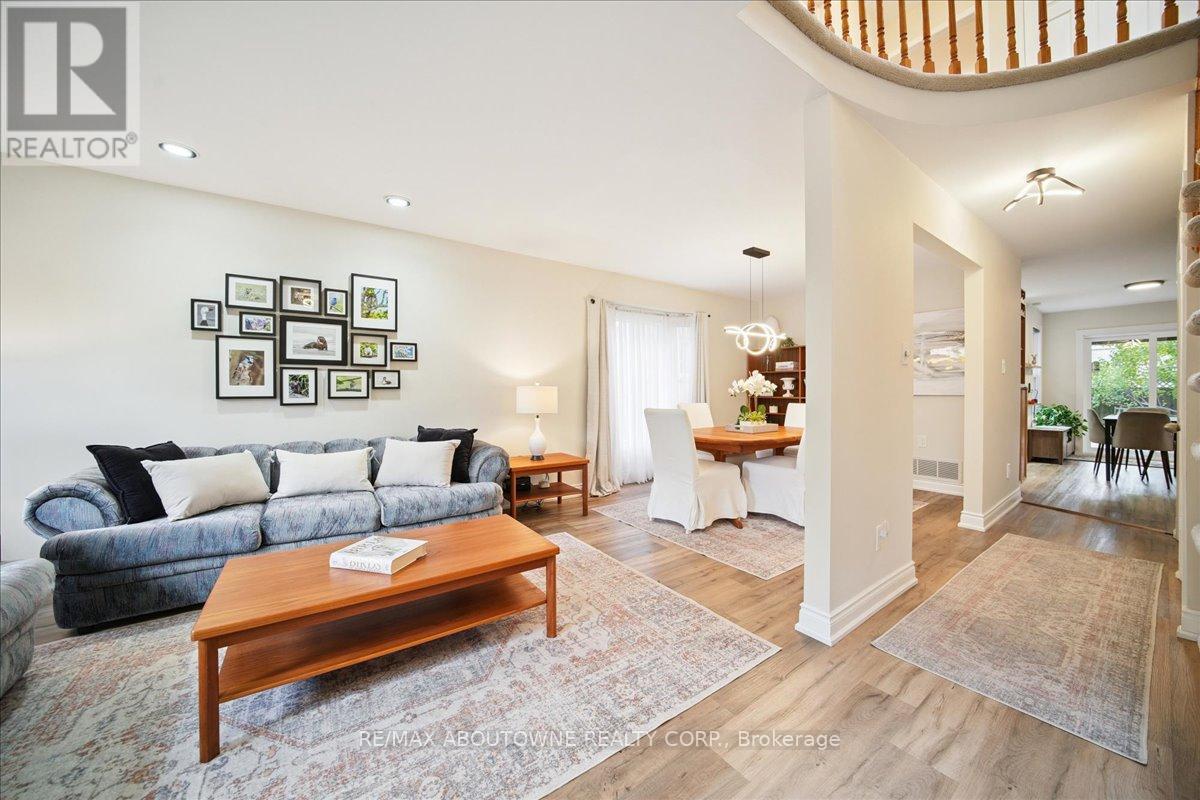 87 River Oaks Boulevard W, Oakville, Ontario  L6H 3N4 - Photo 4 - W12744828