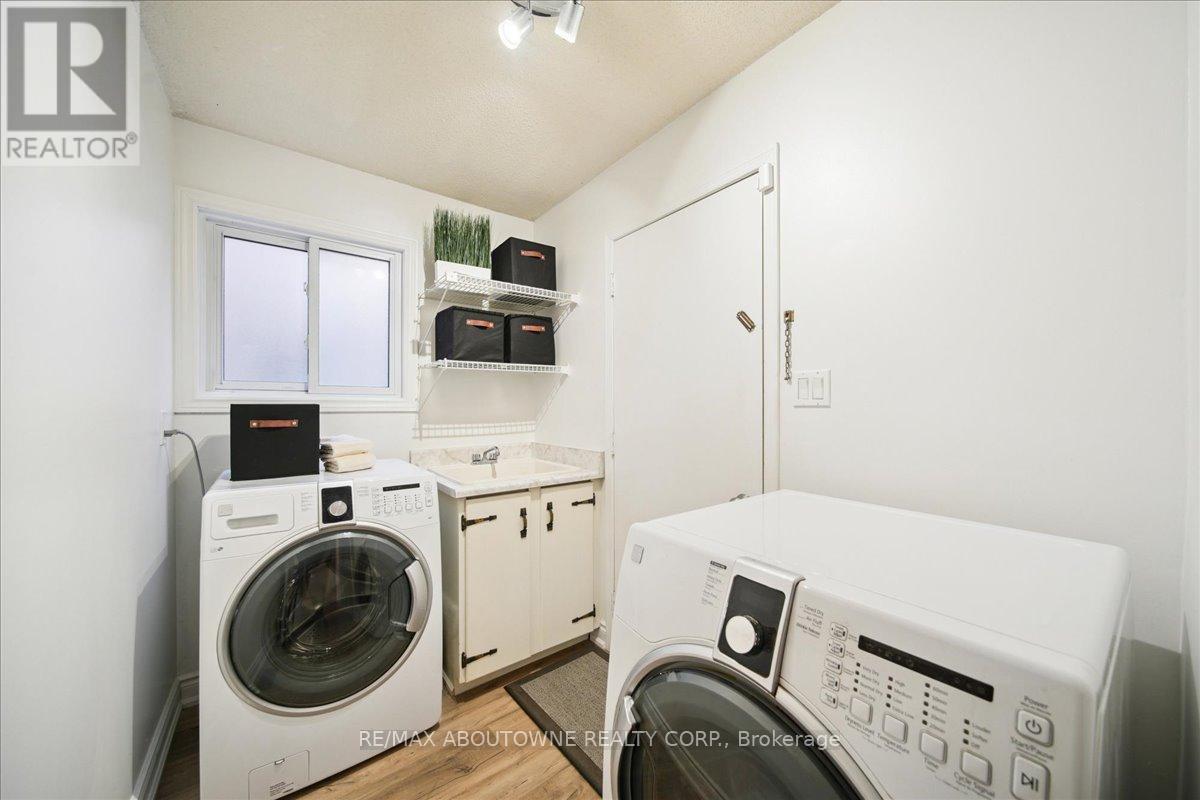 87 River Oaks Boulevard W, Oakville, Ontario  L6H 3N4 - Photo 9 - W12744828