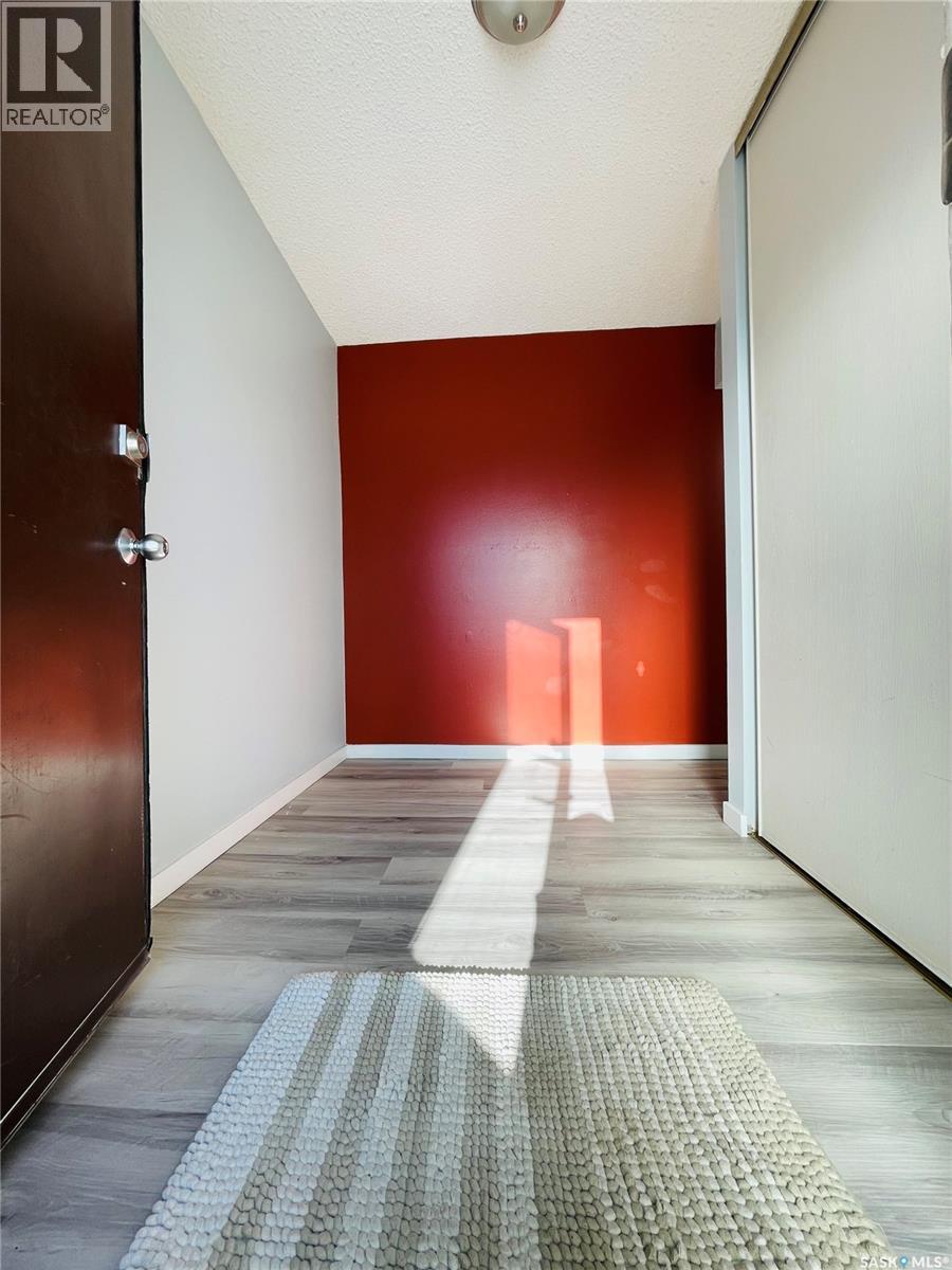 5026 10th Avenue, Regina, Saskatchewan  S4T 7P4 - Photo 3 - SK027509