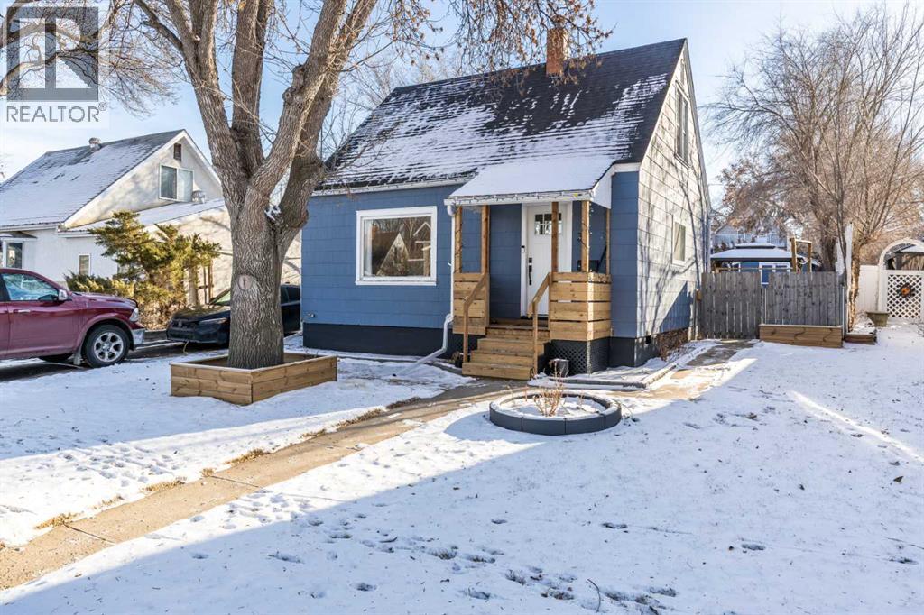 35 8 Street SW, Medicine Hat, Alberta