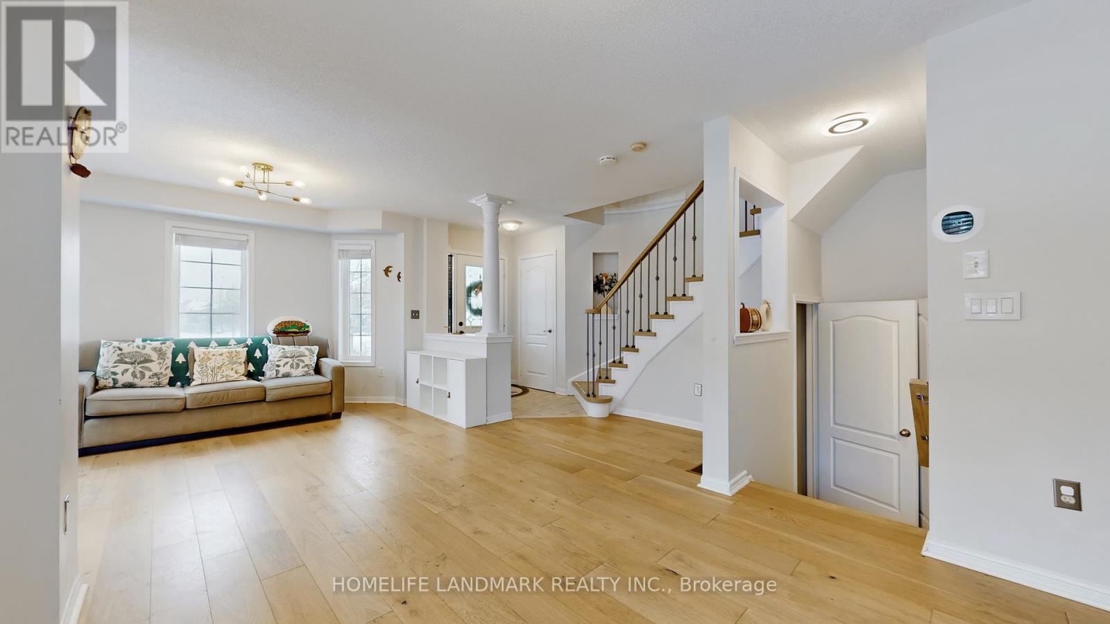 486 Bur Oak Avenue, Markham, Ontario  L6C 3A8 - Photo 2 - N12744650