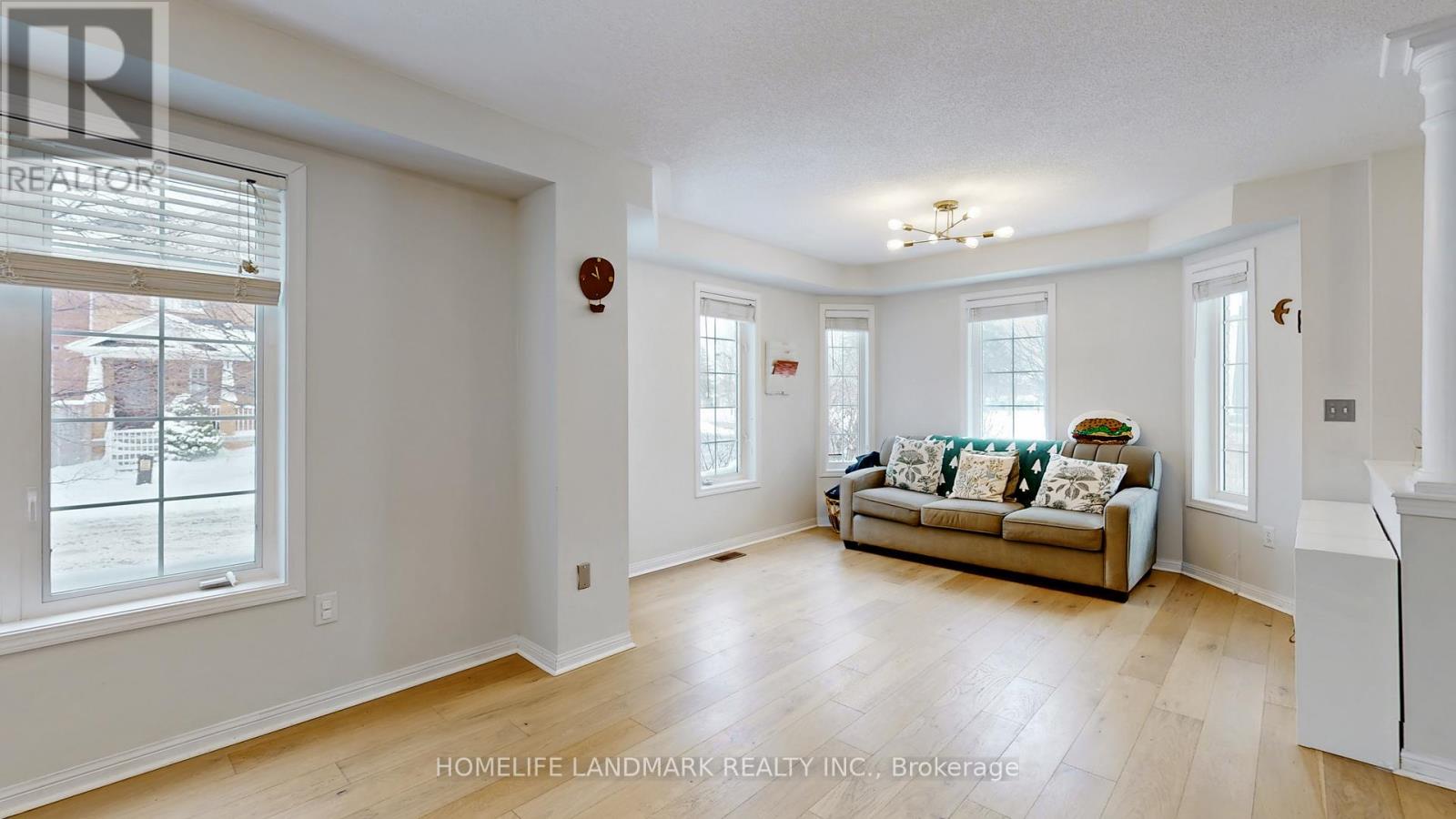 486 Bur Oak Avenue, Markham, Ontario  L6C 3A8 - Photo 3 - N12744650