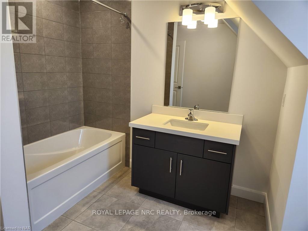 66 Beachwalk Crescent, Fort Erie, Ontario  L0S 1N0 - Photo 17 - X12744900