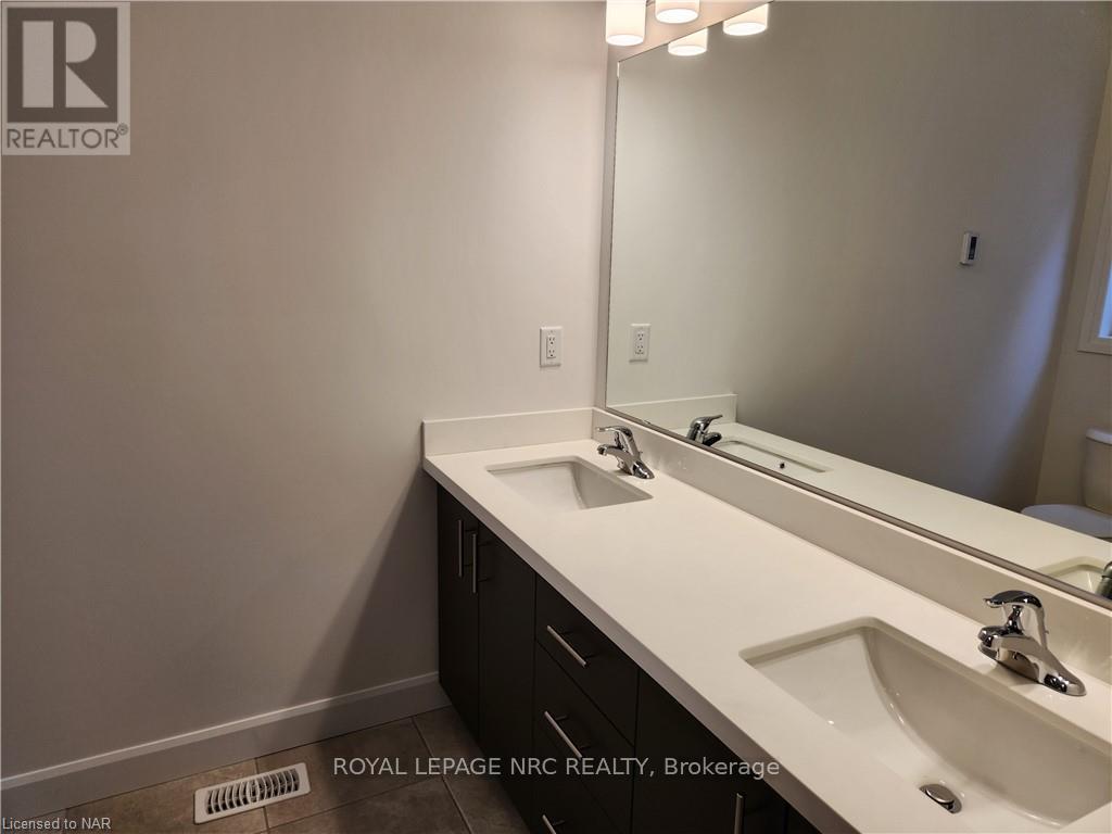 66 Beachwalk Crescent, Fort Erie, Ontario  L0S 1N0 - Photo 9 - X12744900